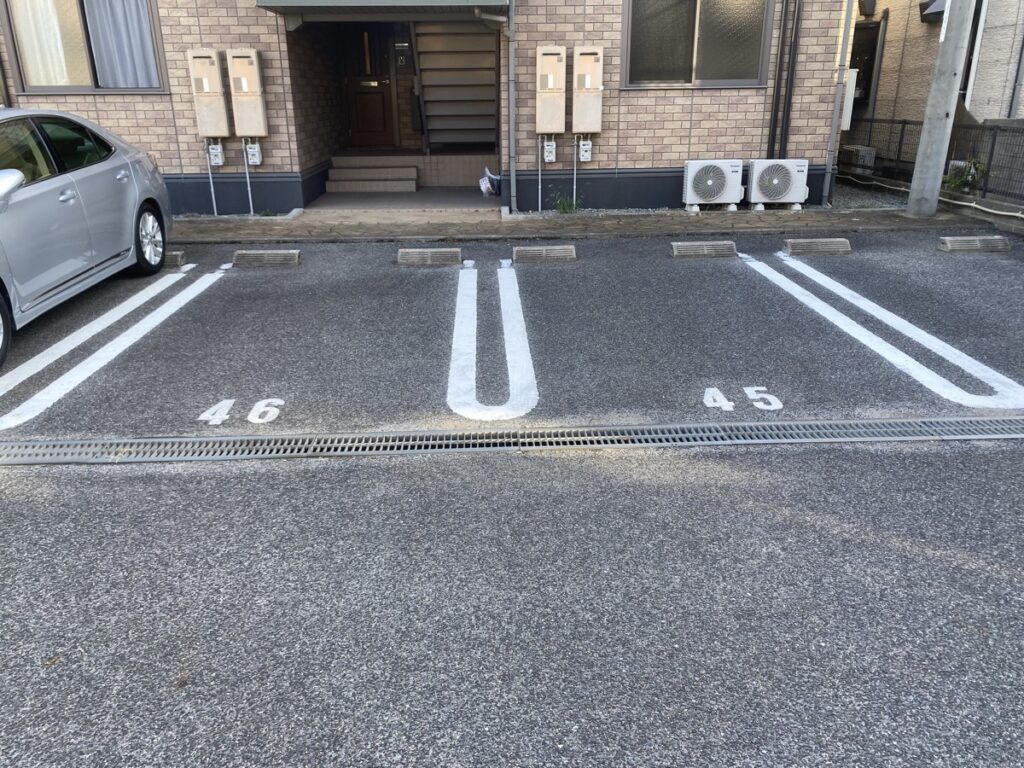 店舗前の駐車スペース